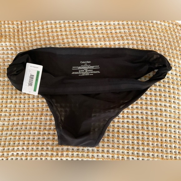 Calvin Klein Women’s Black Thong - Picture 4 of 5